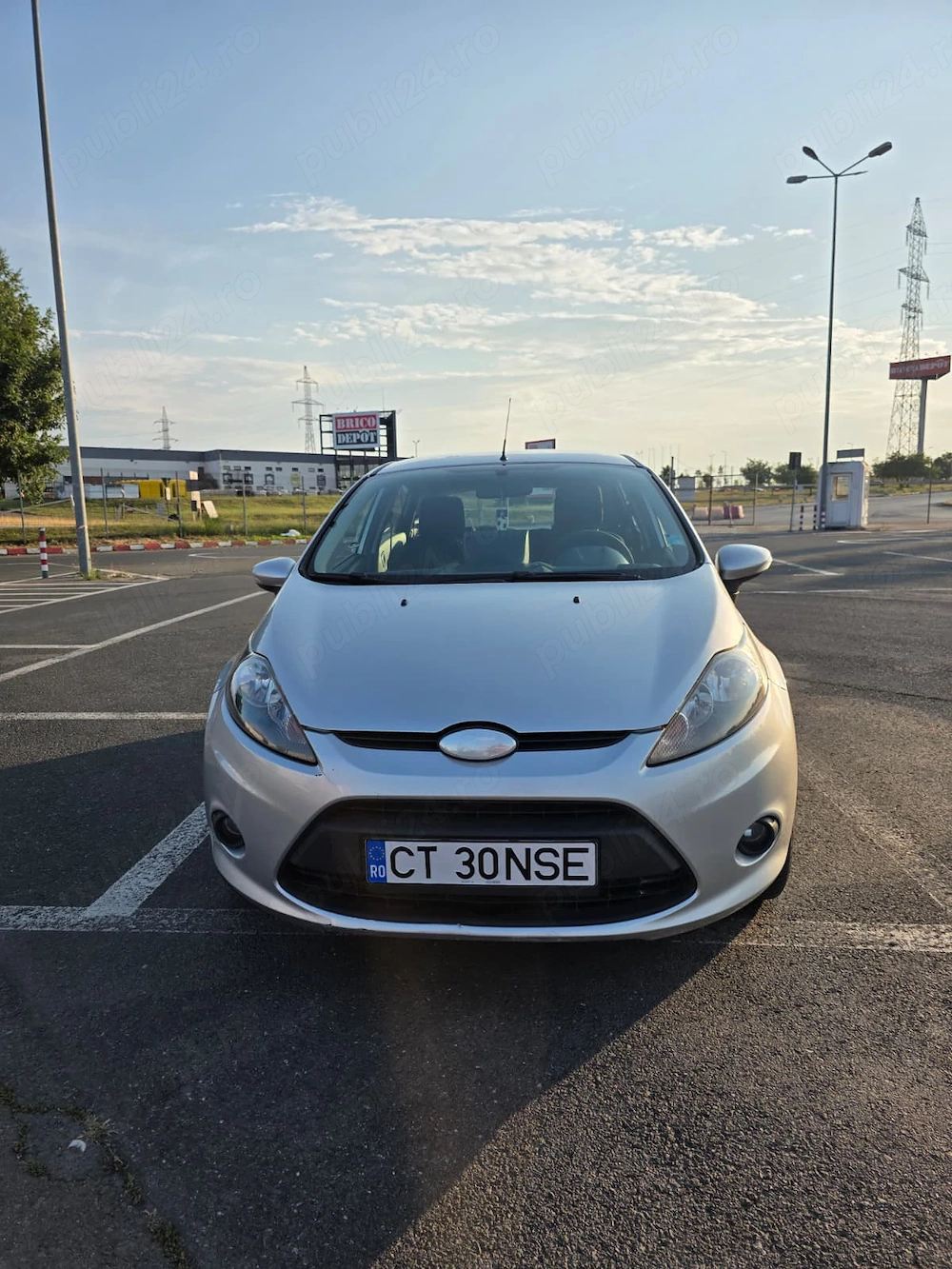 Vând Ford Fiesta 