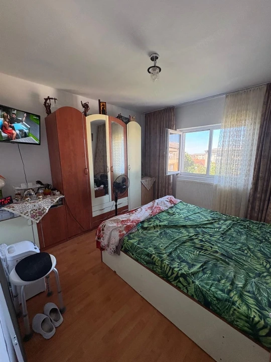 Apartament 3 camere, 64 mp utili, etaj 4/4 – acoperiș , orientare vest