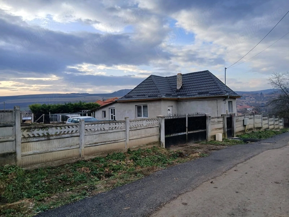 Casă de vânzare