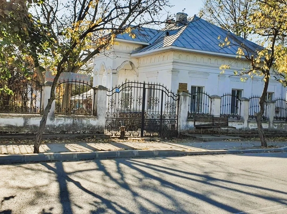 Casa de vanzare in Draganesti Olt cu 3032 mp teren