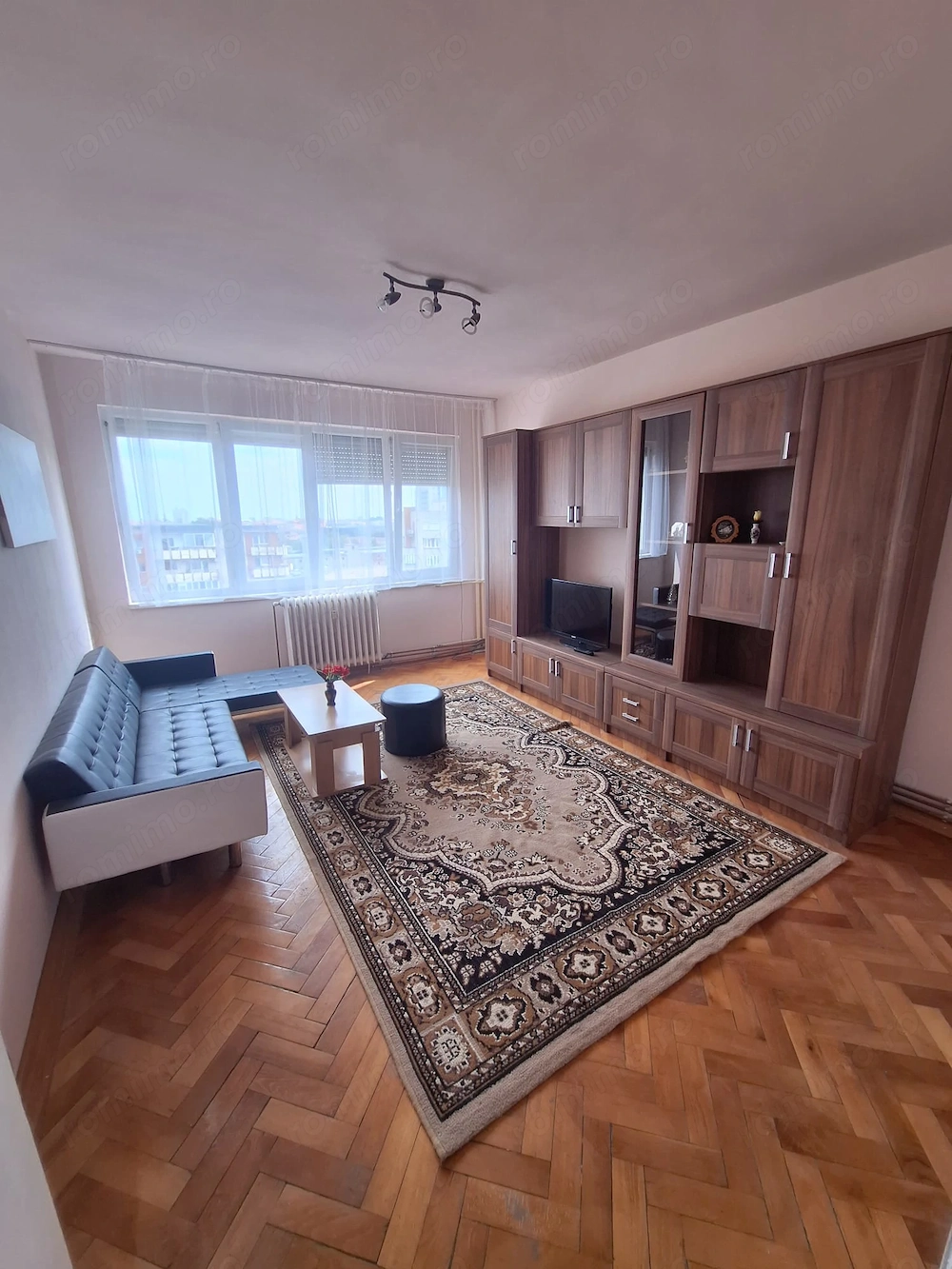 Apartament 2 camere decomandat   Circumvalațiunii | 105.000   | Garaj cu CF