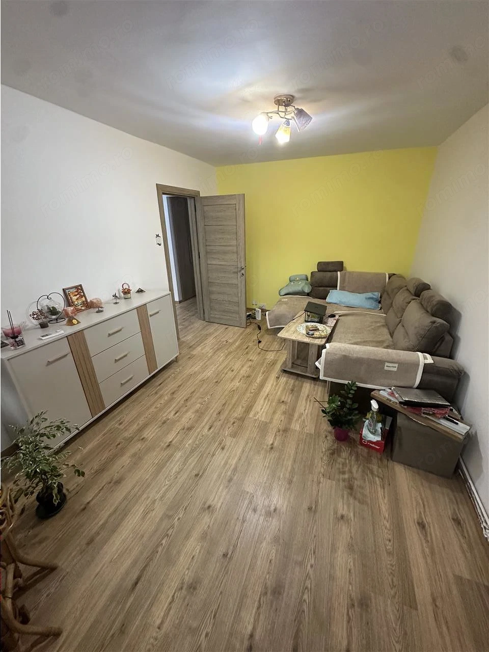 3 camere 2 balcoane decomandat cu centrala langa Posta