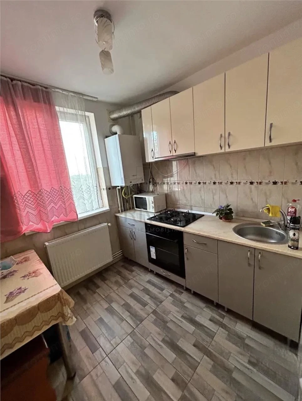 DAMBOVITA - 2 CAMERE - DECOMANDAT - CENTRALA PROPRIE - MOBILAT