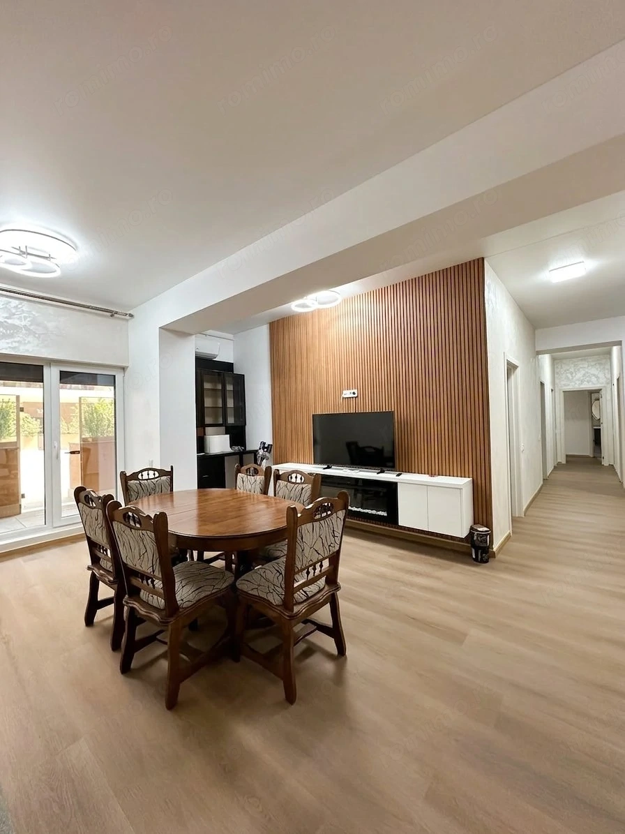Apartament in Pipera la parter cu 4 camere, curte privată de 30 mp și 2 locuri de parcare