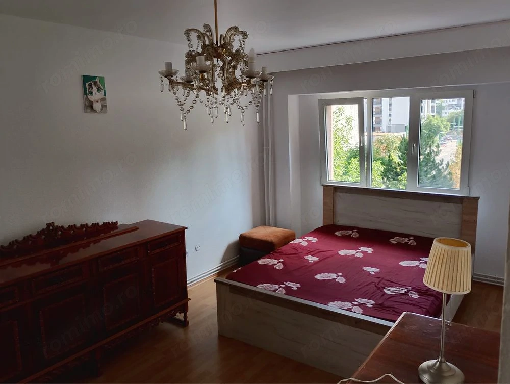 Inchiriez apartament 3 camere(82mp) strada Carpatilor 8 Brasov