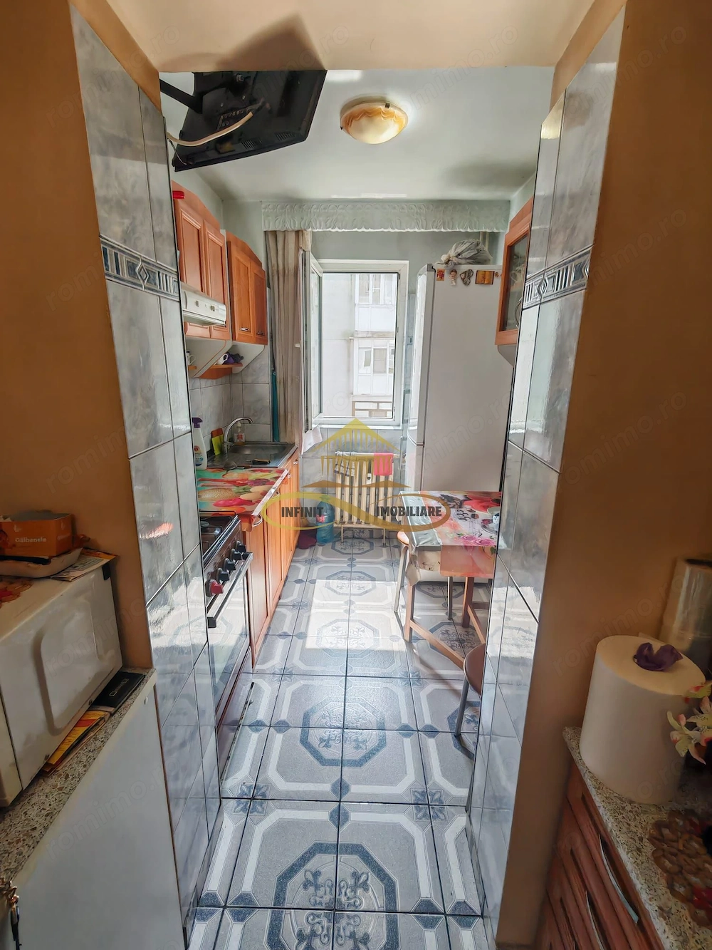 De vanzare apartament 2 camere,etaj 2, zona Strada Orizontului
