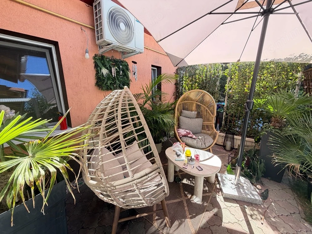 vand casa cu 5 camere Fratelia 