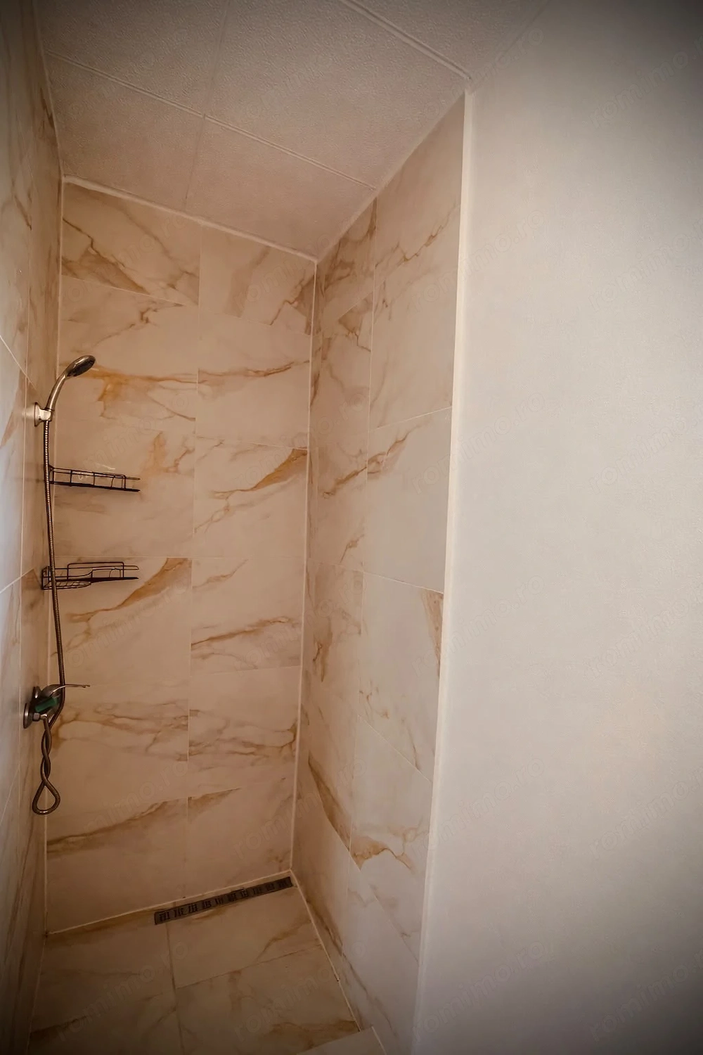 Ocazie   vând apartament 2 camere   ghioroc centru