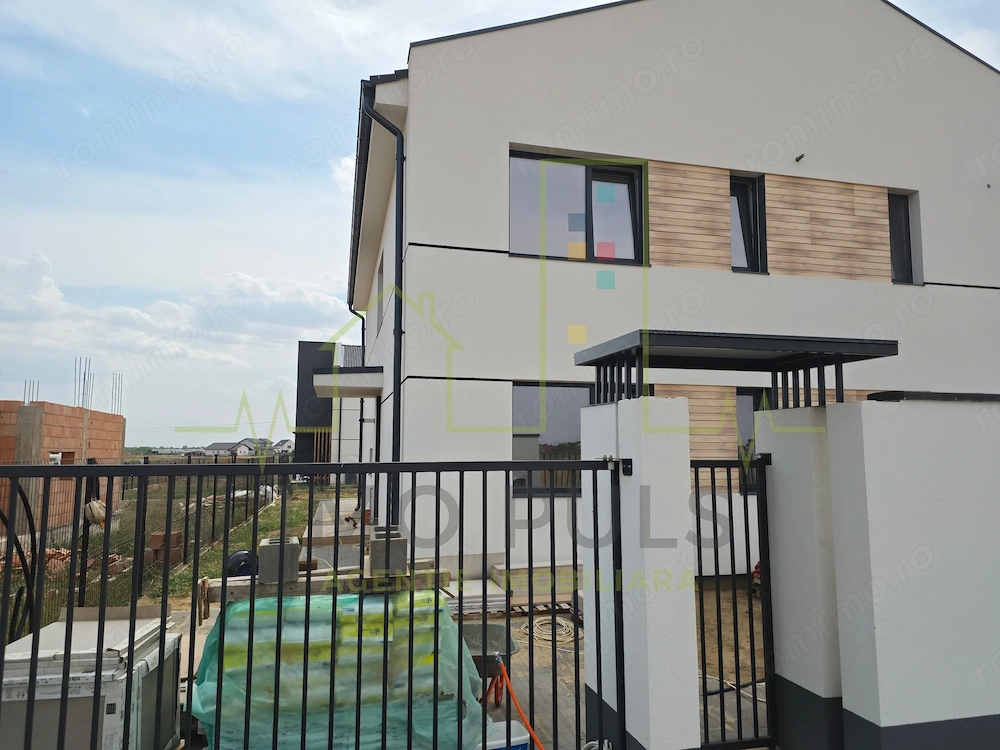 1/2 Duplex. 5 Camere. 3 Bai. Panouri solare + Prosumator. Finisaje la alegere.
