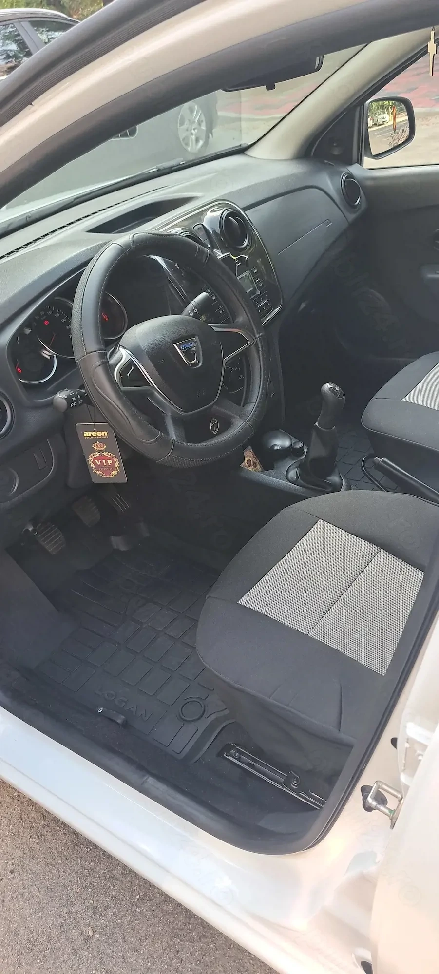 De vanzare Logan  25000 km