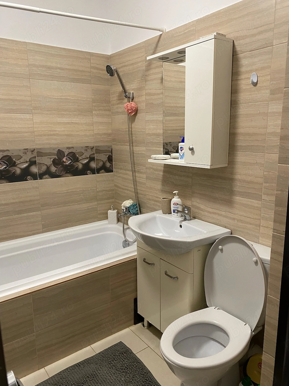 Vând apartament 