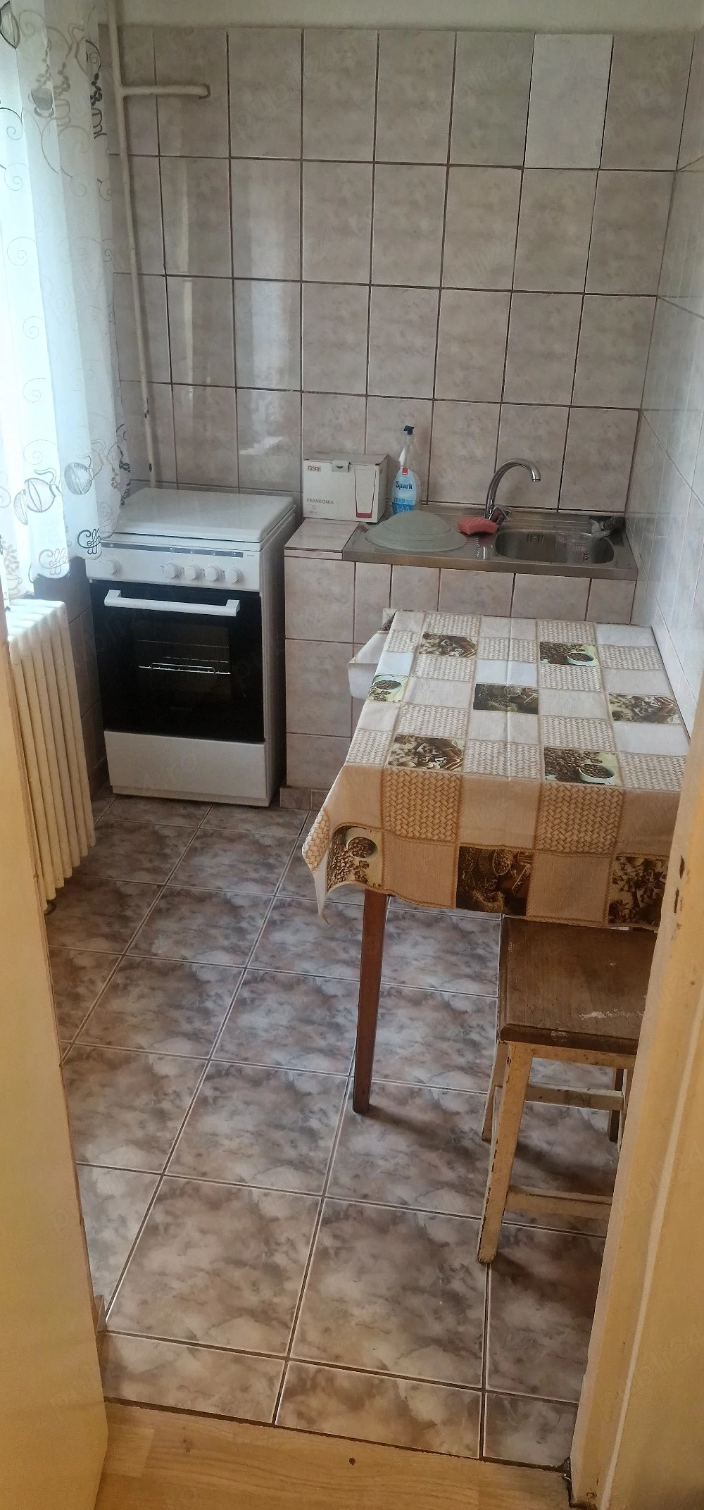 Garsoniera de închiriat