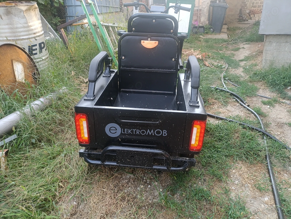 Triciclu electric 2 in unu. Doua locuri sau 1 loc și bena, camioneta.