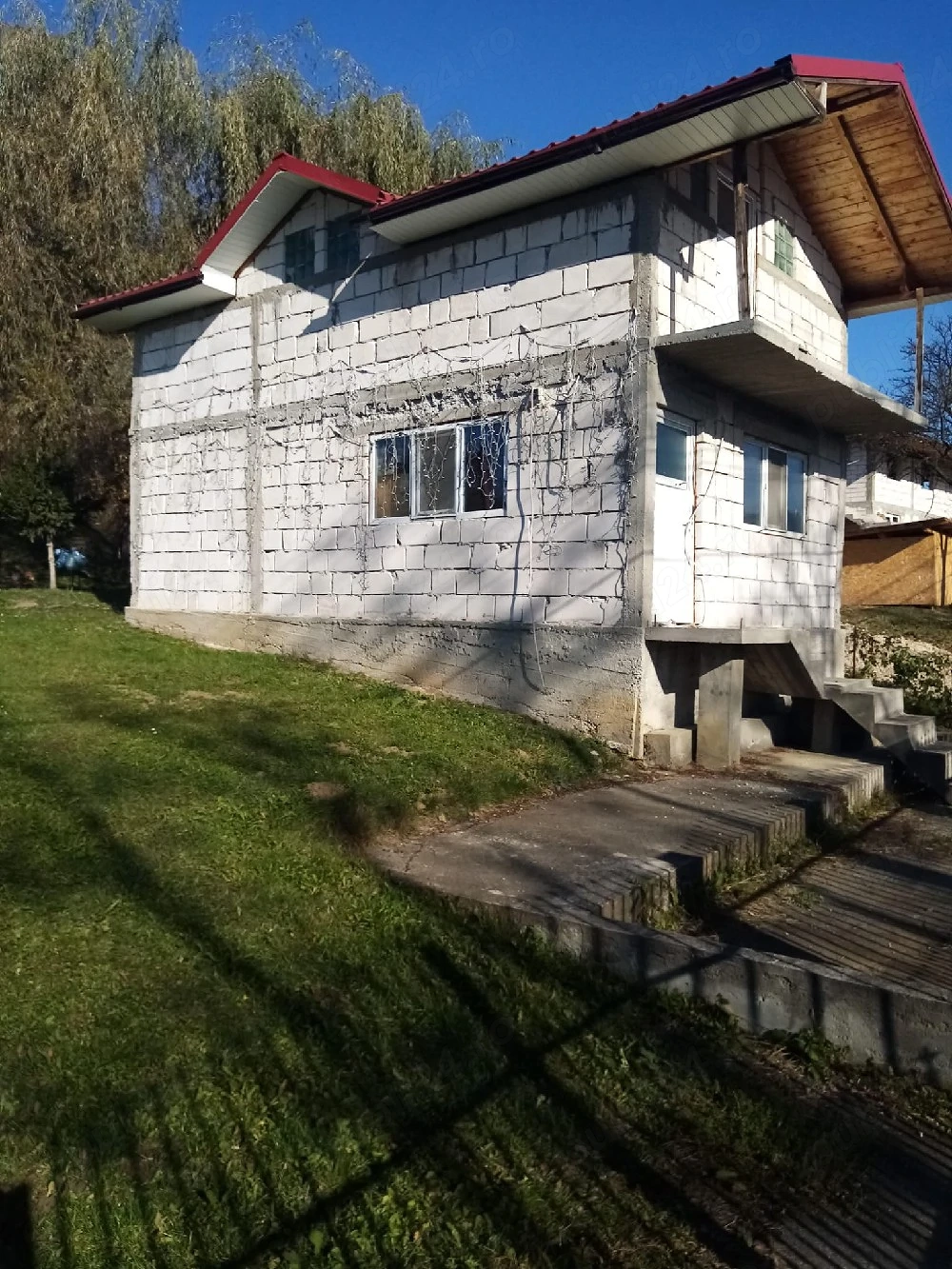 se vinde casa