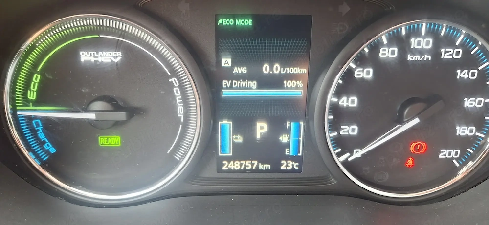 Mitsubishi outlander3