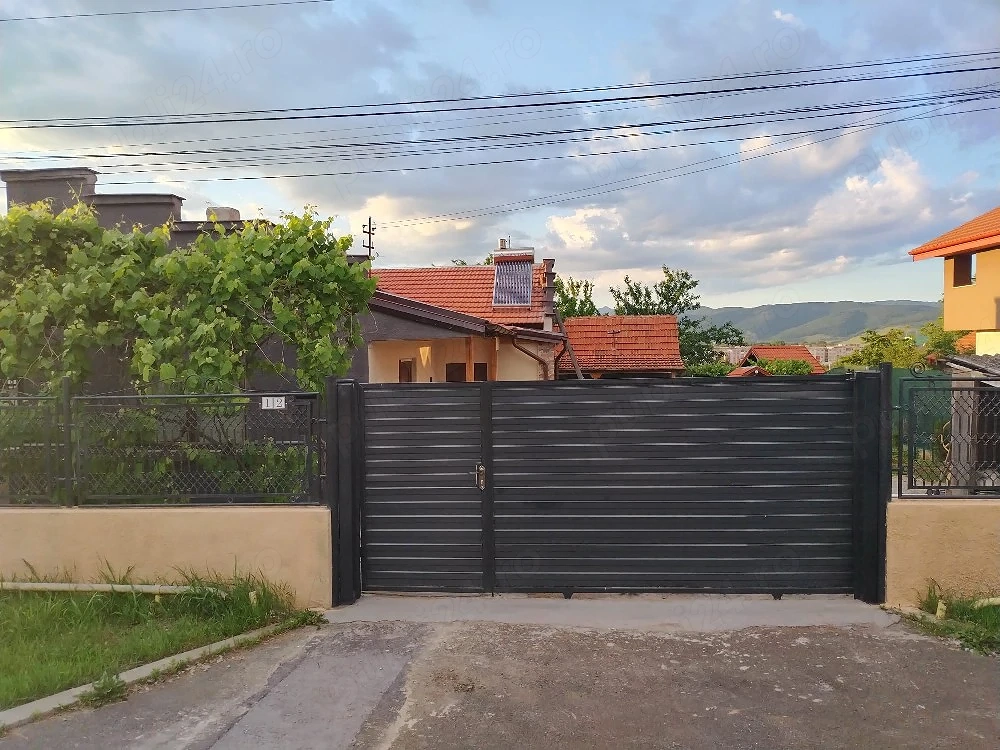 Vând casă în Simeria. Renovată 10 km Deva 