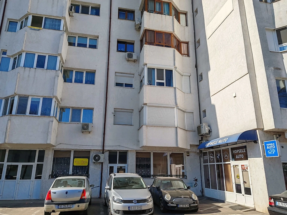 Inchiriez spatiu comercial 110 m.p. la parter bloc in zona Lidl Nicolina