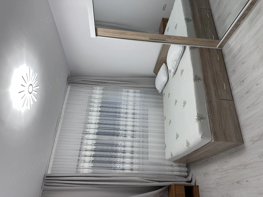 Închiriez apartament cu 2 camere