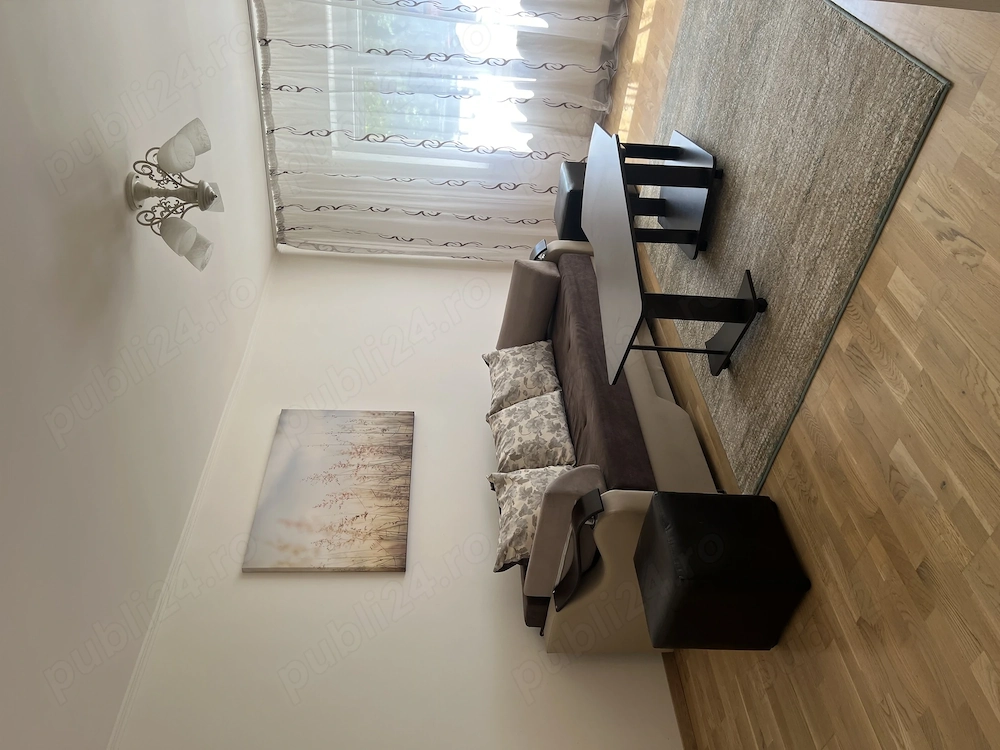 Proprietar, vând apartament cu 3 camere renovat