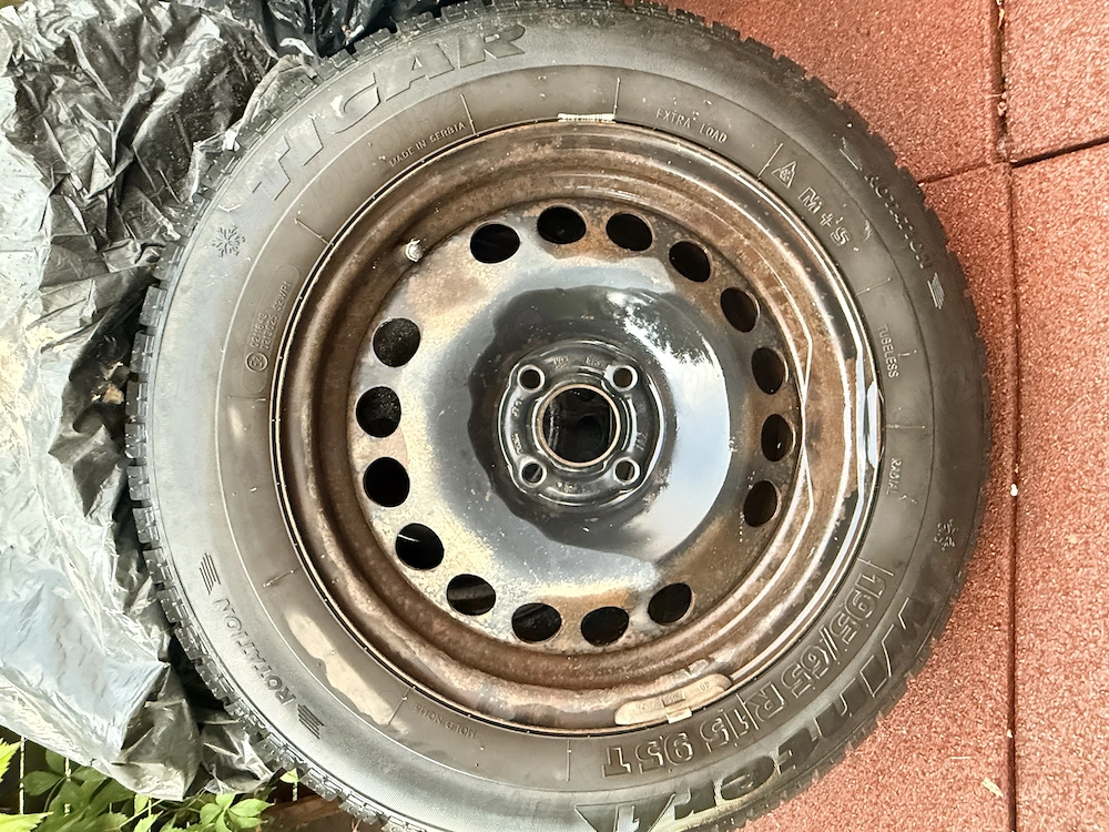 Jante tabla R15 + anvelope iarnă Tigar 195/65 R15