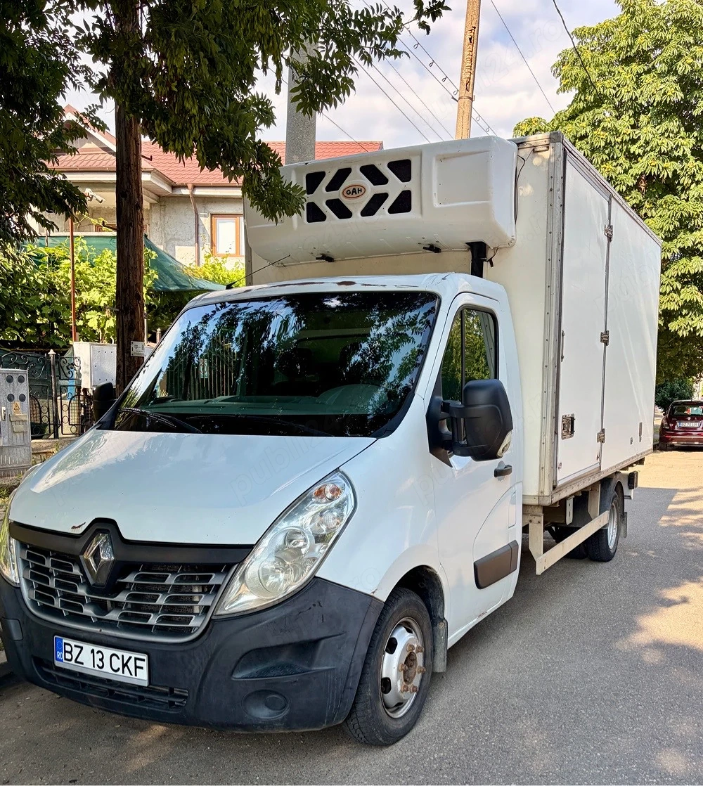 Renault Master 3, punte dubla spate, AC, cub izoterm frigorific configurat pentru transport carcase