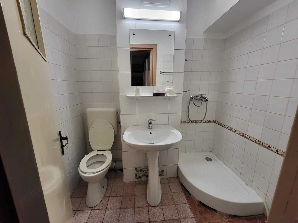 Inchiriere apartament de doua camere statia de metrou Basarab