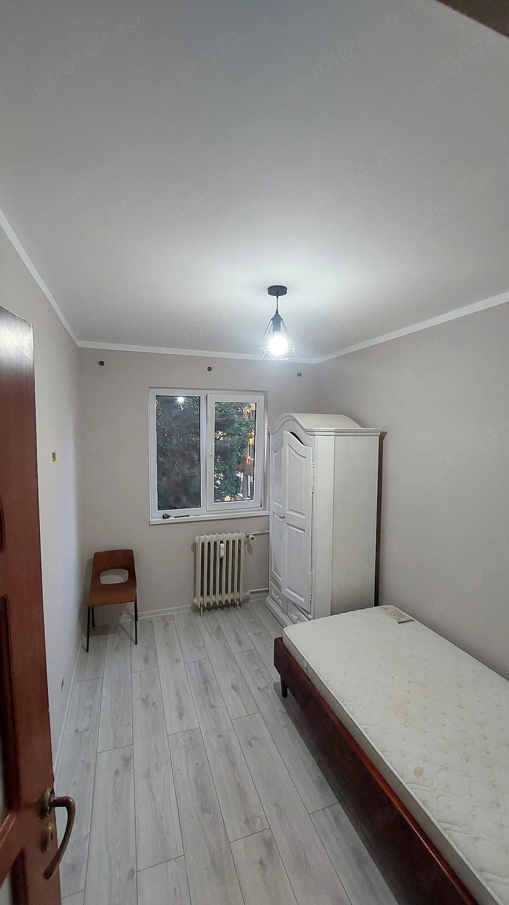 Caut colegă apartament 