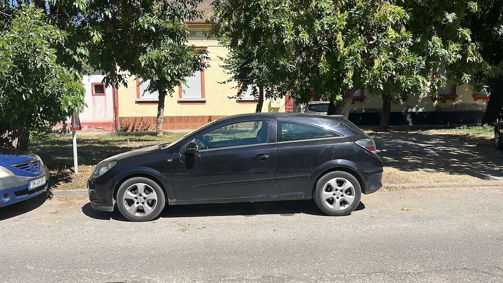 Vând Opel Astra H GTC 1.7 