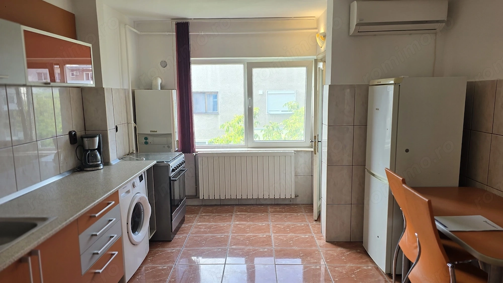 Vand apartament 2 camere decomandat in Deva, zona Pescarilor ( ITM), vedere in 2 parti, et 3