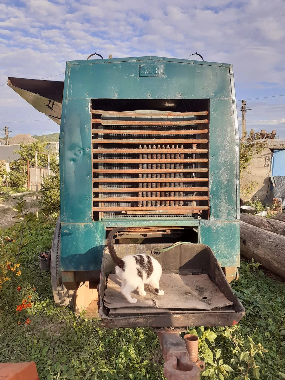 Generator curent armată nou 70 KW MOTOR 8 V 