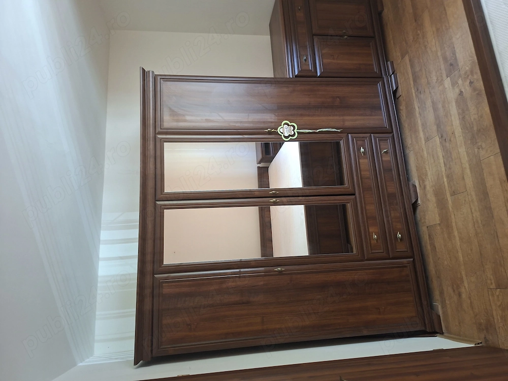 Inchiriez apartament