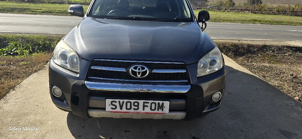 Dezmembrez Toyota Rav4  