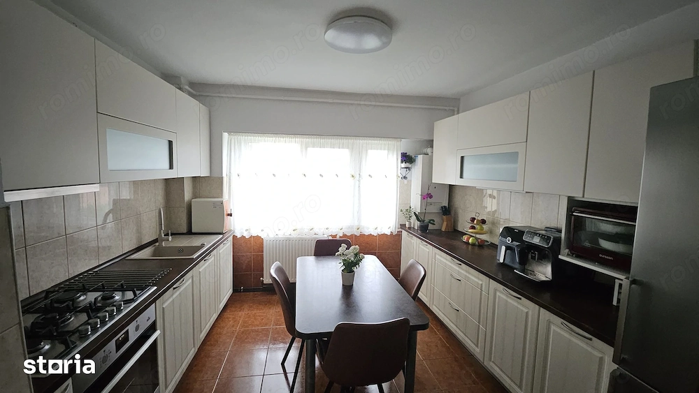 Apartament 4 camere, suprafata mare, structura deosebita, Noua Brasov