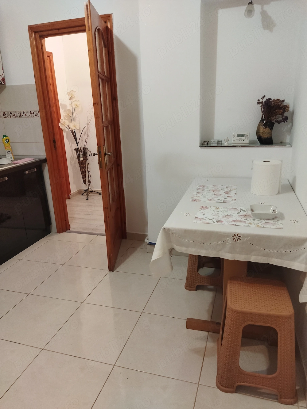 Închiriez apartament 