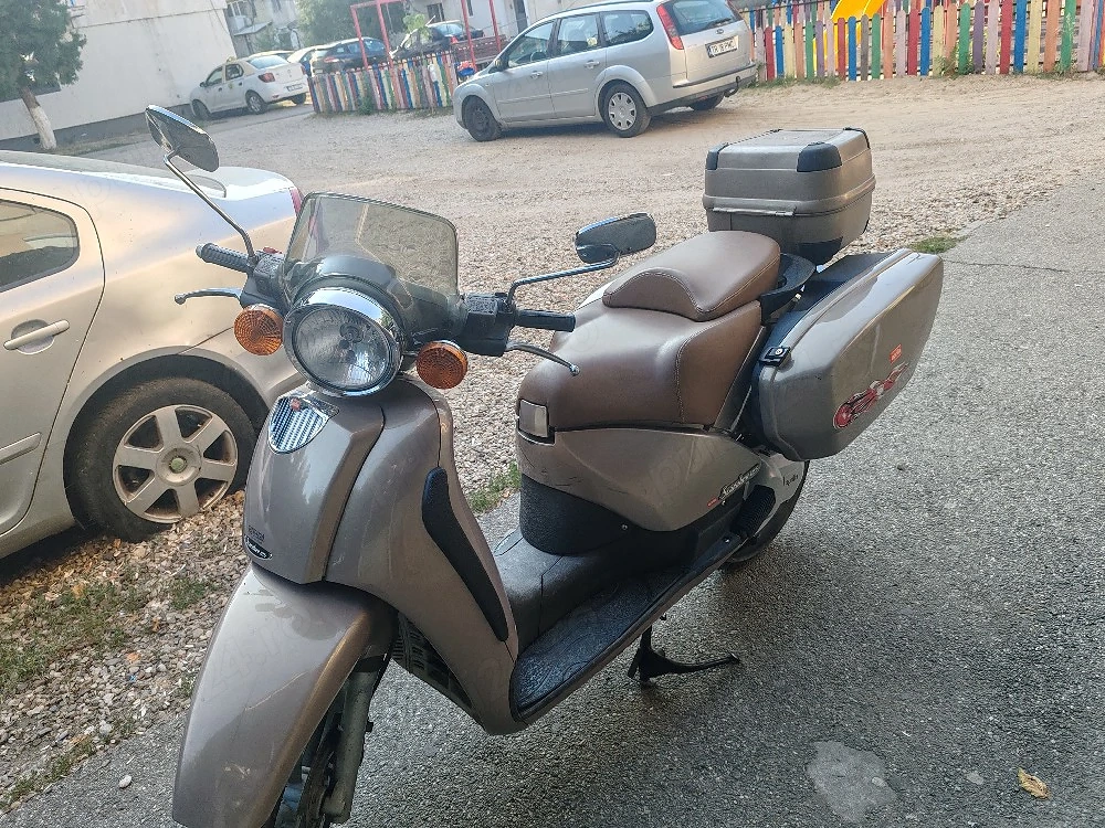 Motocicleta Aprilia Scarabeo