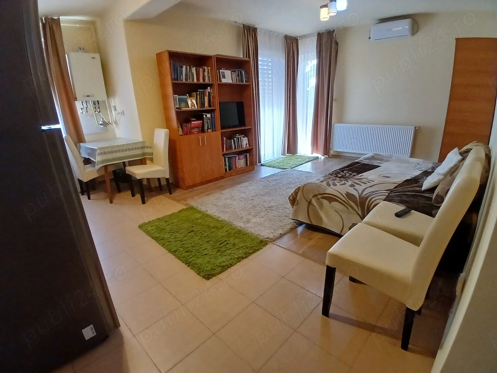 Proprietar vand apartament 2 camere, 53 m , balcon 11 m , etaj 1   Giroc, la limita cu Timișoara