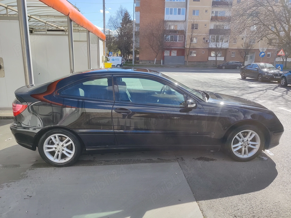  Vând Mercedes c class