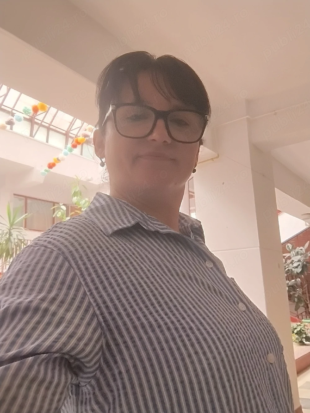 caut sa îngrijesc bstrani la domiciliu 