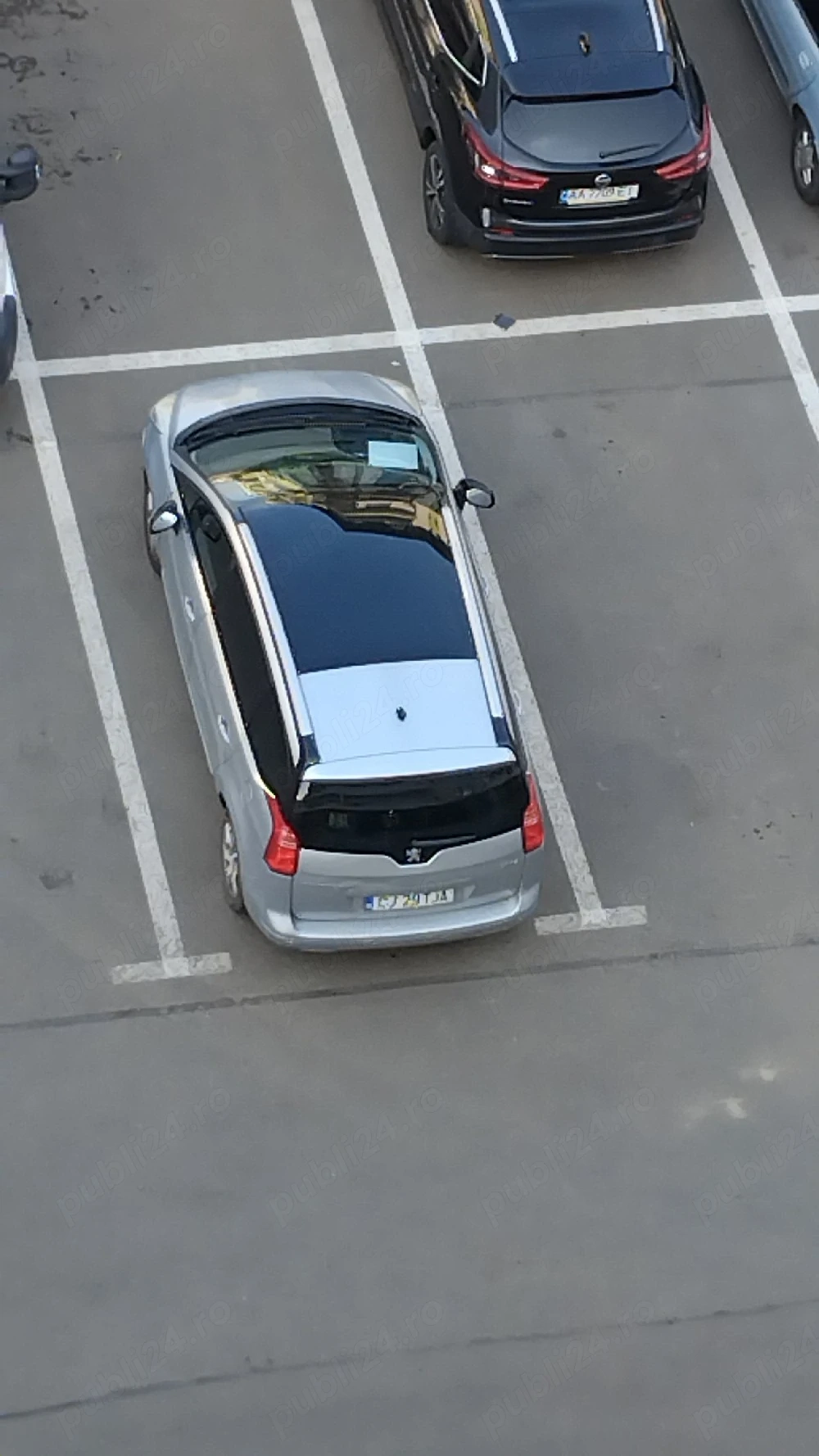 Vând Peugeot 5008 