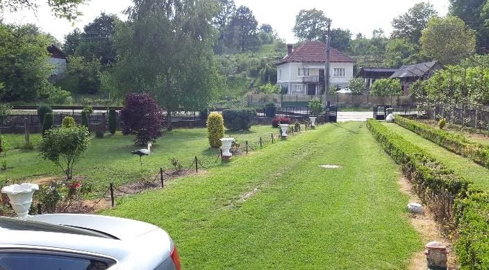 Casă modernă + teren , ideală pentru familie sau pensiune !!