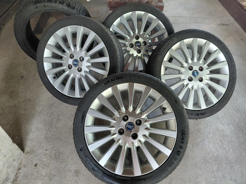 Vând set complet de roți   anvelope + jante aliaj Fiat, 205 45 R17