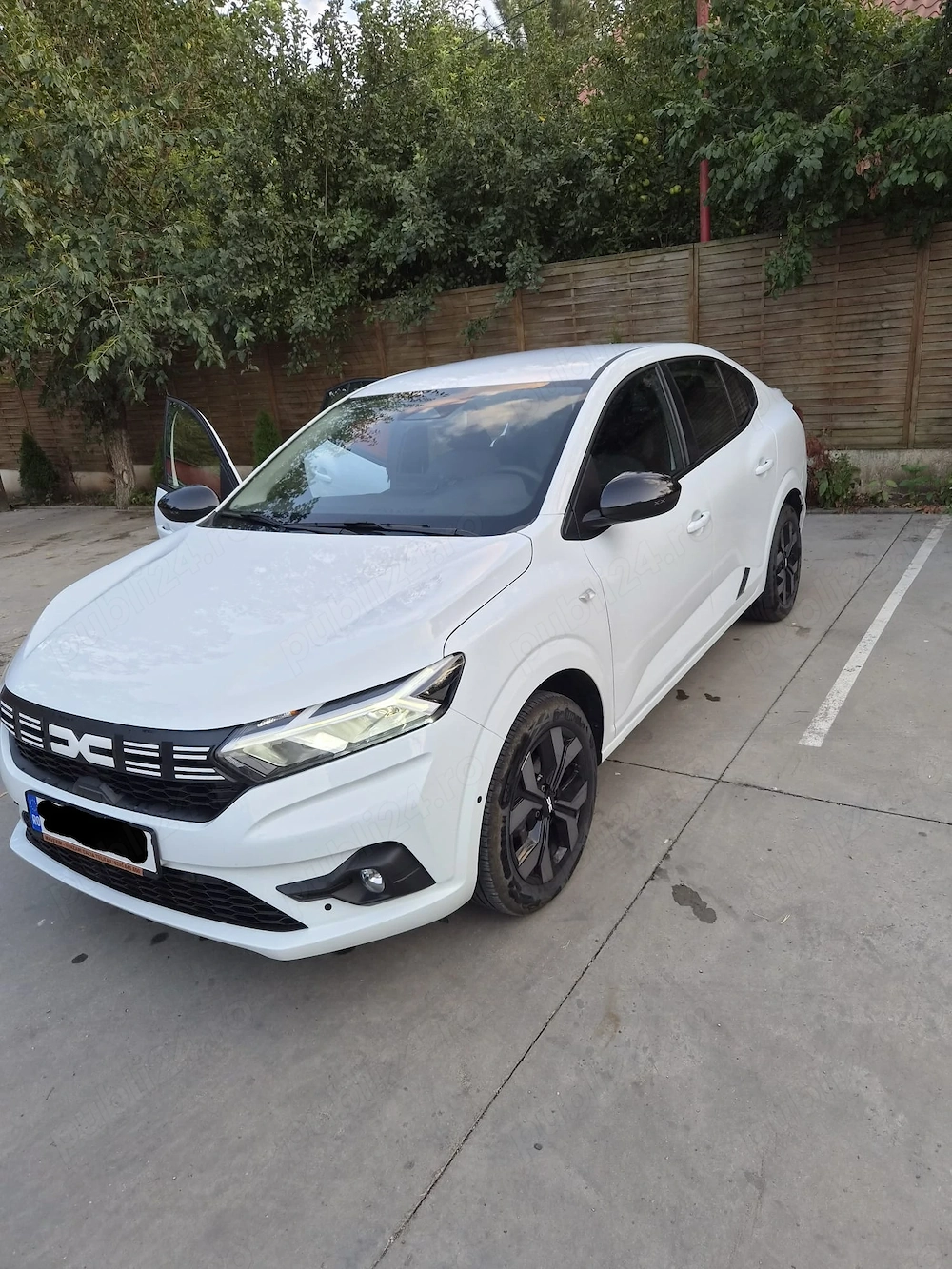 Vand Dacia Logan model aniversar XX
