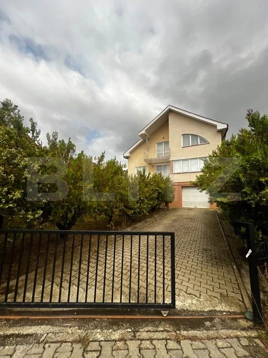 Casă cu teren 500 mp, Livezeni