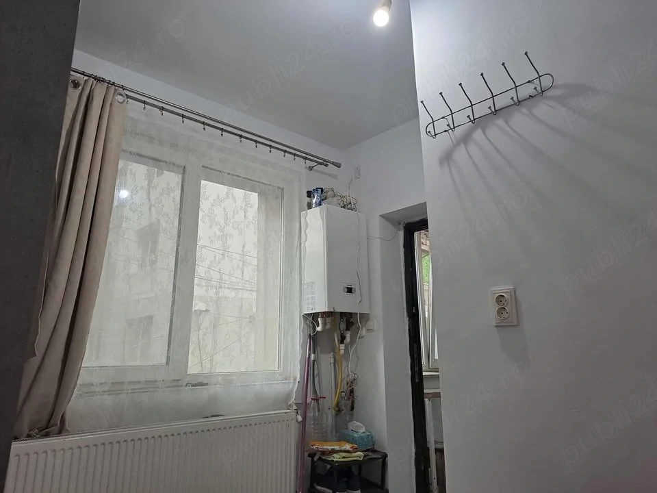 Inchiriez camera de cămin, cu baie proprie,
