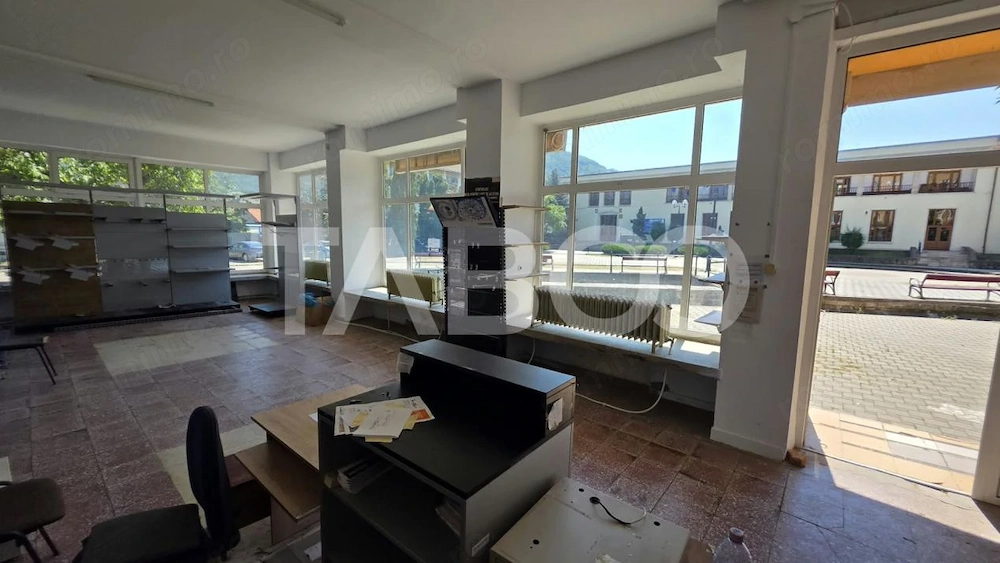 Spatiu comercial de vanzare in Cugir zona Primariei