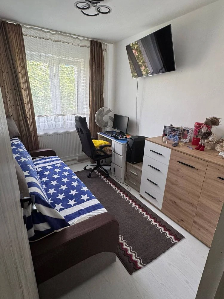 Apartament 3 camere   renovat   centrala proprie   sacele