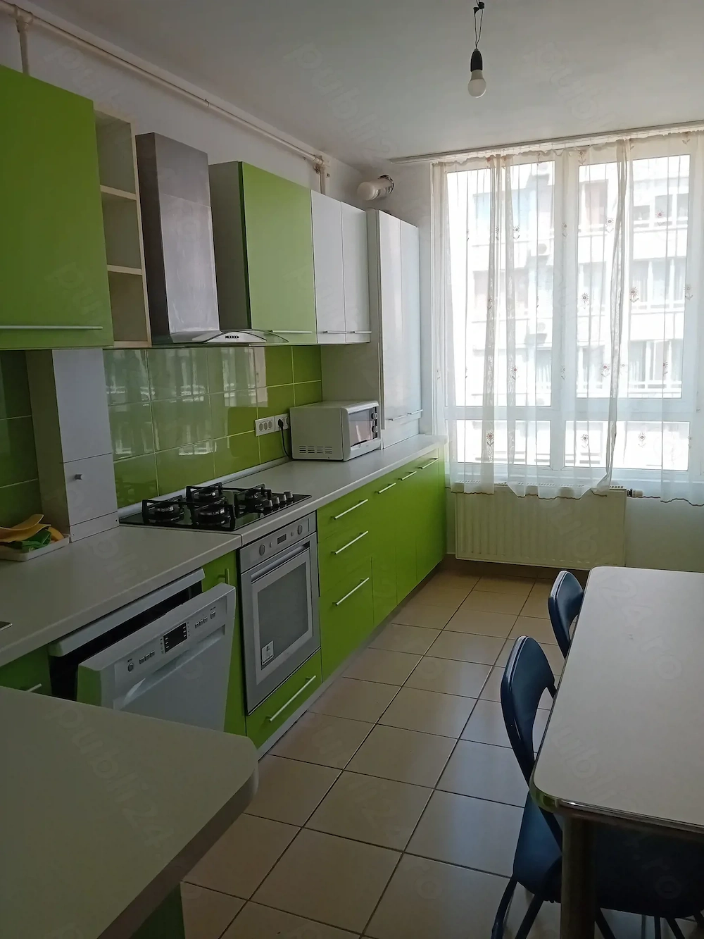Inchiriez apartament 2 camere