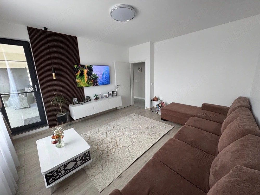 Vand apartament 3 camere - zona Traian( str Dr Gherter)
