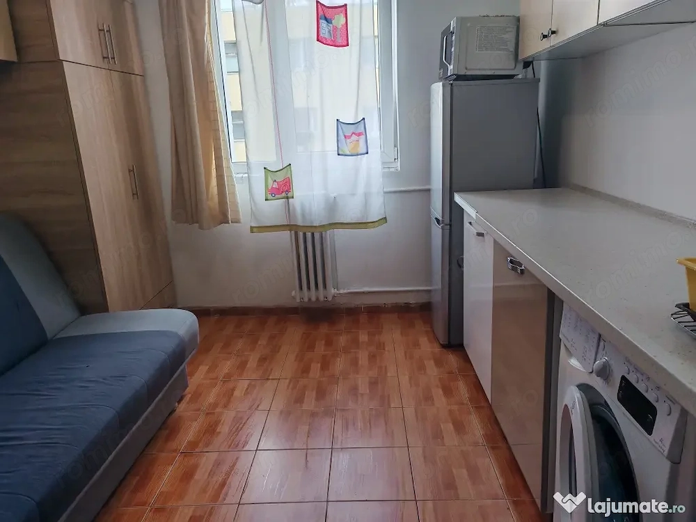 Camera cu baie si bucatarie la comun langa piata Astra