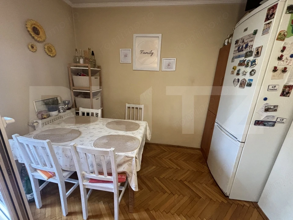 Apartament 3 camere de vânzare , 75 mp, Cartierul Carpați II